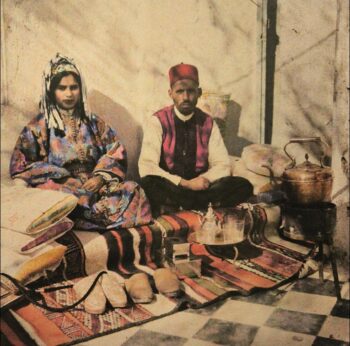 TEA DRINKING - COL 17